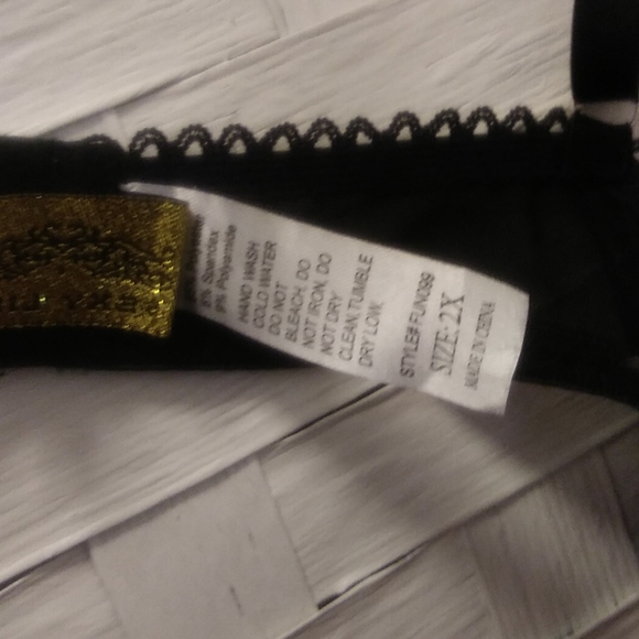 Plus Size Short Gown - Picture 4 of 9